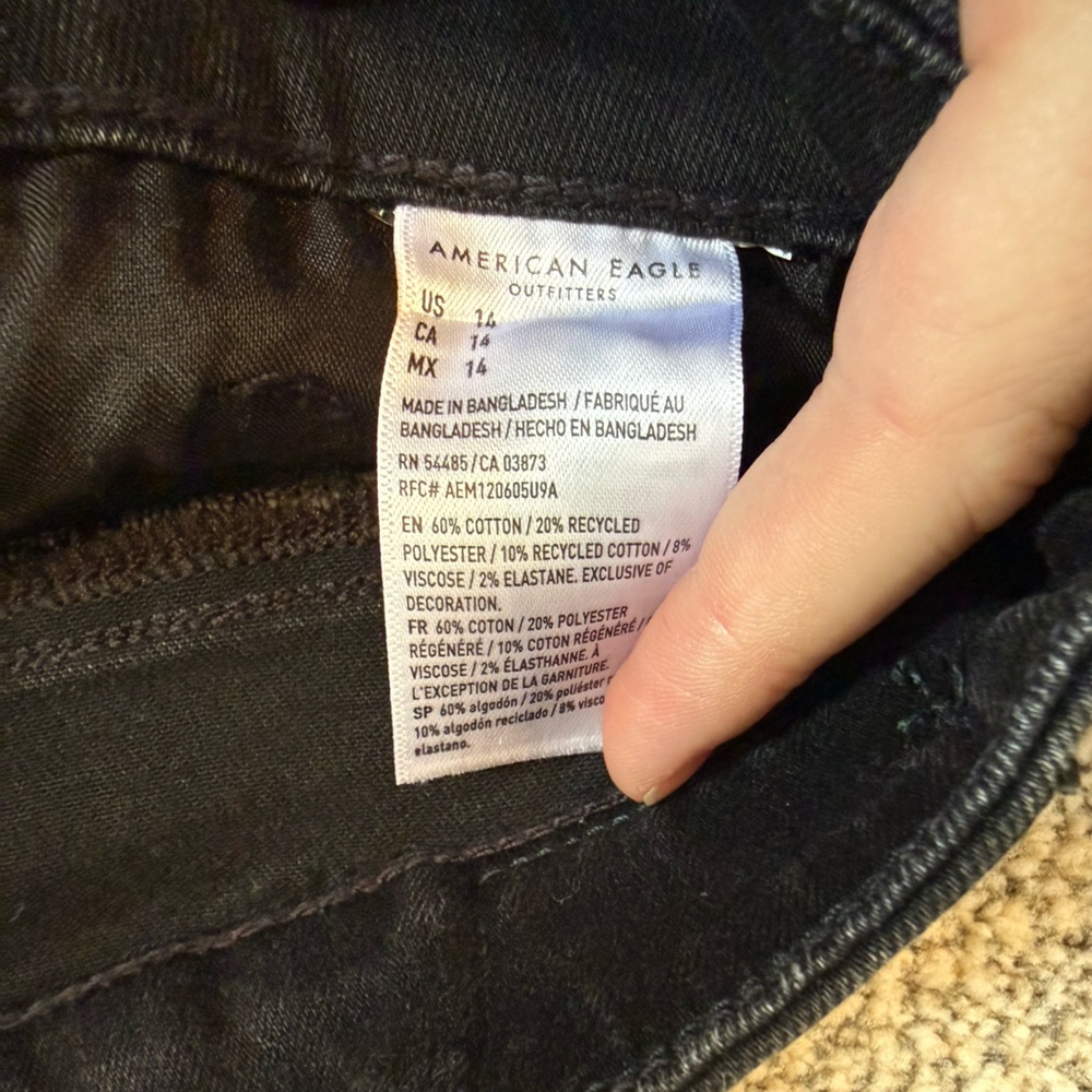 American Eagle Outfitters Black Distressed Shorts - Picture 5 of 5